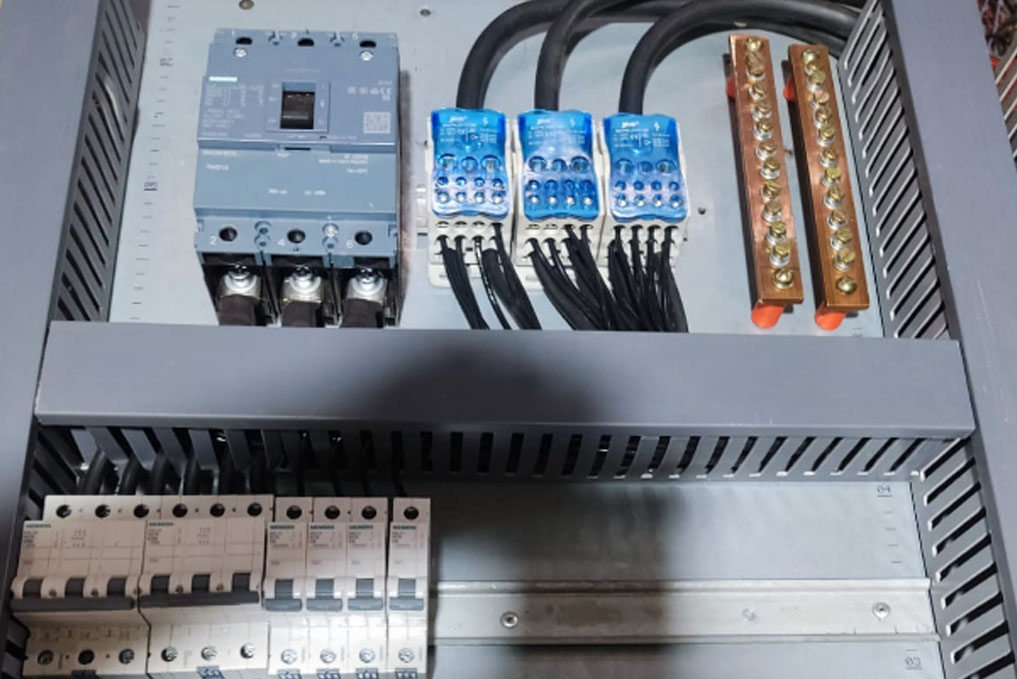 Sistema de iluminação LED comercial — MEGG
